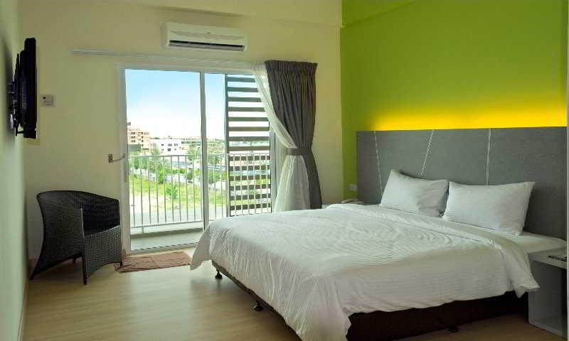 Marvelux Hotel Malacca Exterior photo